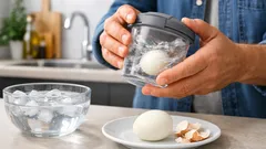 Hartgekochte Eier perfekt pellen: die besten Tricks für eine glatte Oberfläche