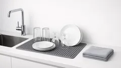 Abtropfmatte statt Abtropfgestell: so wirkt deine Küche sofort aufgeräumter