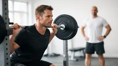 Muskelaufbau leicht erklärt: mit Trainingsreiz, Progression und Regeneration schneller vorankommen